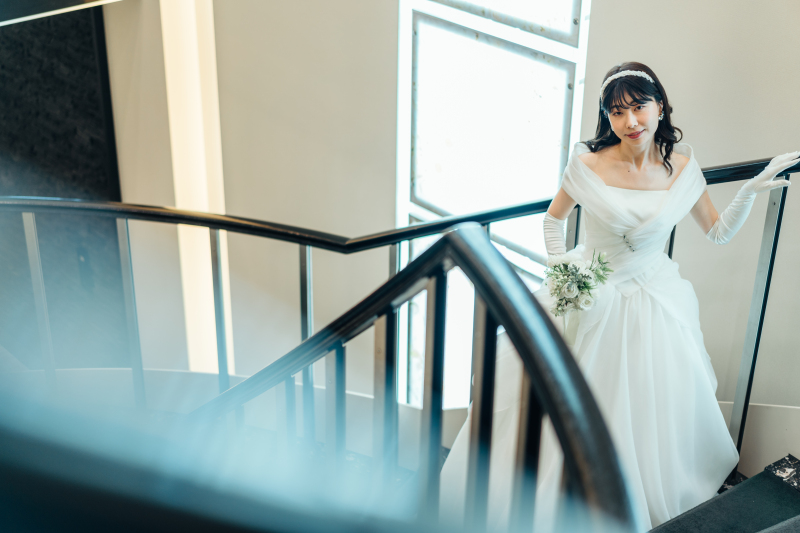 大階段に幸せの一歩を