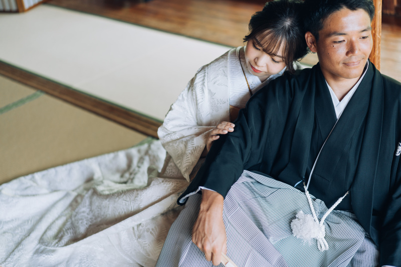 和室での撮影ではおふたり寄り添って