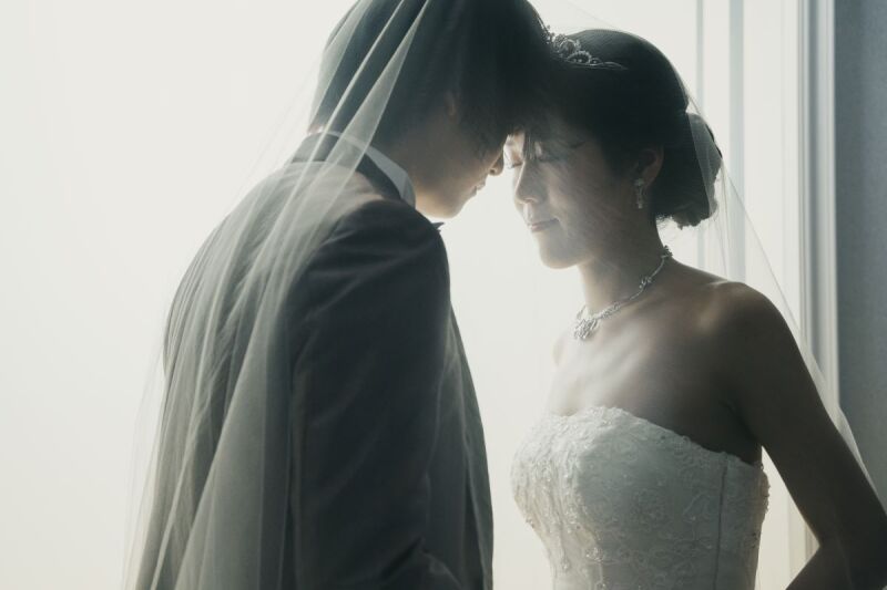 ベールに包まれて