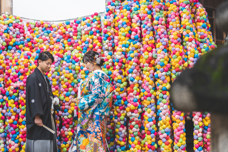 八坂庚申堂で鮮やかで美しいフォト撮影を