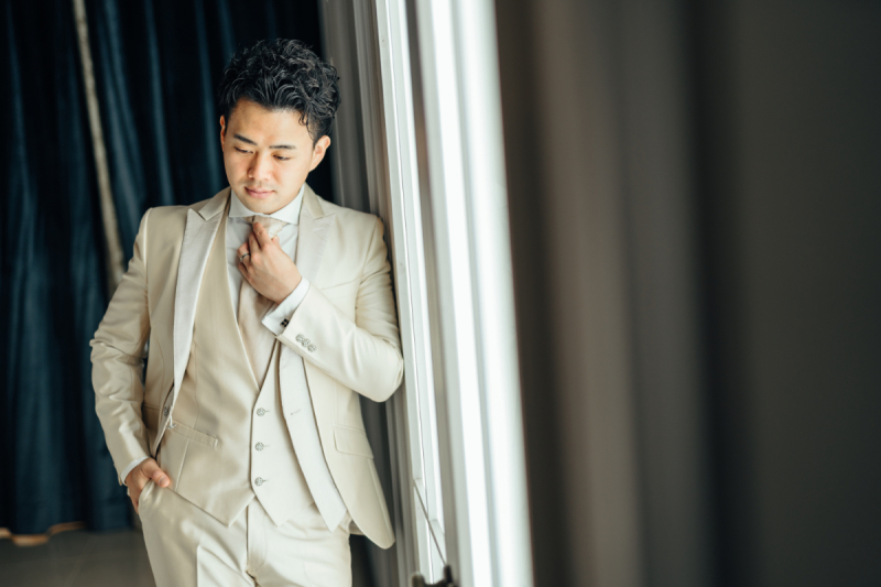ご新郎様のソロショット、クールに決めて