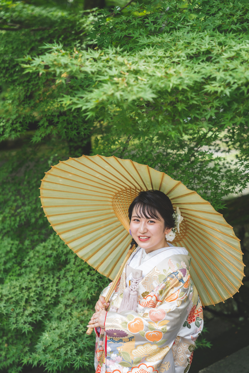 外に出てご新婦様を主役に