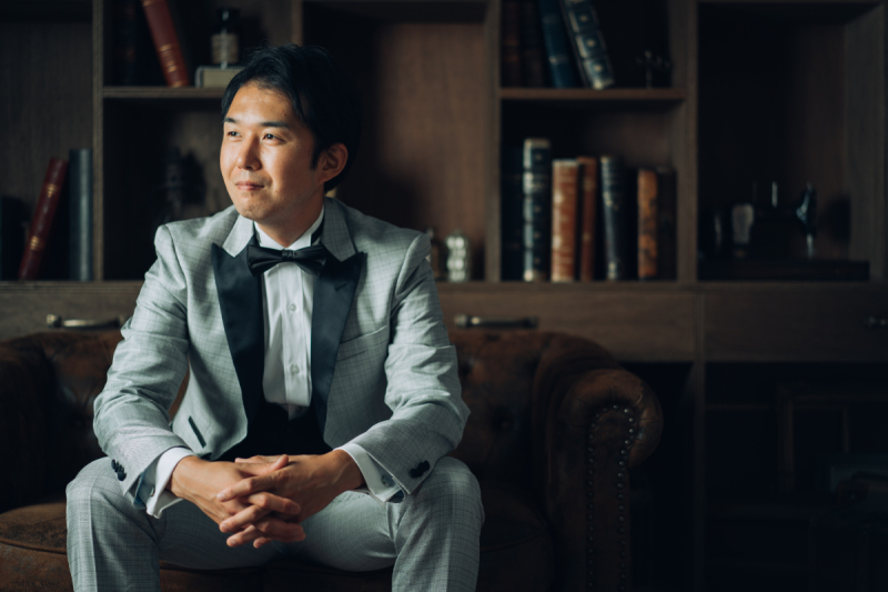 ご新郎様のソロショットはちょっぴりクールに