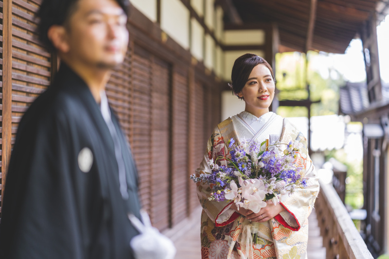 ご新婦様のお色直し!色打掛で華やかに