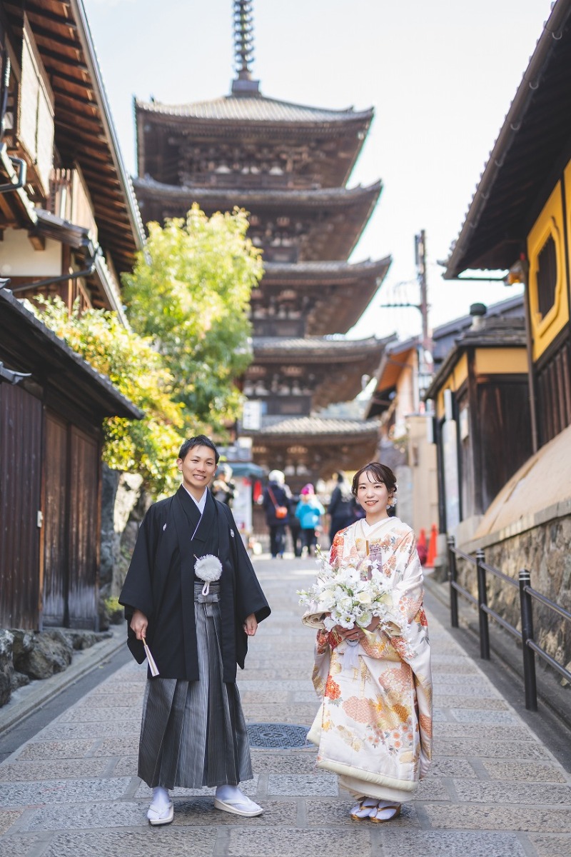 五重塔を背景に