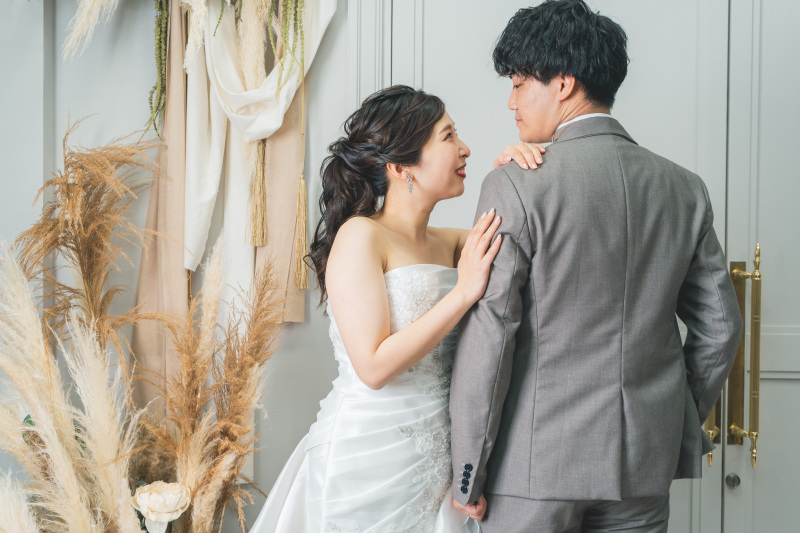 洋装にお色直し、スタジオリシアンのスタジオフォト