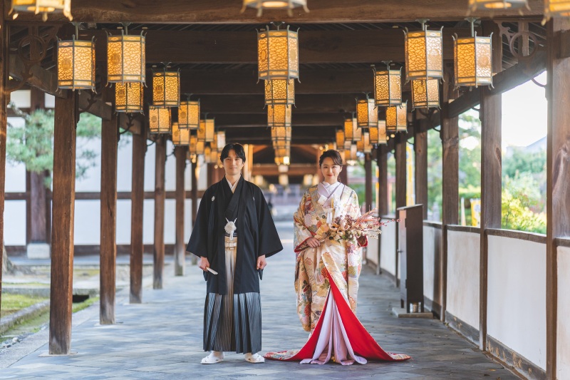 趣ある寺院の廊下での撮影も叶います