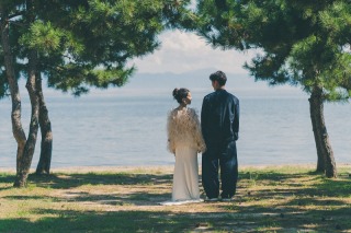 飾らないいつものふたりが、そのまま笑う時間。