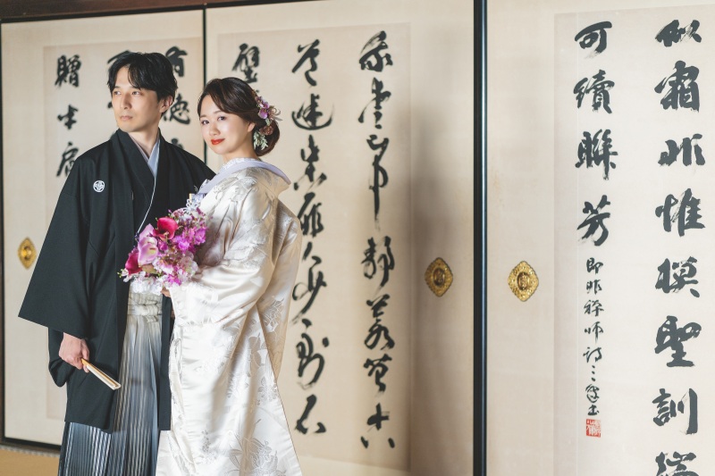 京都らしい背景を生かしスタイリッシュに美しく、的確なポージングで作品のようなシルエットとスケール感を。