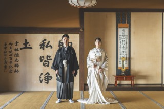 自然な表情の中に、さりげない美しさを丁寧に