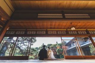 ふたりに寄り添いながら生まれた、やわらかな笑顔の一瞬。