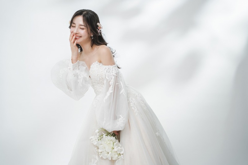 【6月7月8月撮影】夏限定ご優待プラン｜20％OFF｜洋装1着スタジオ撮影｜ドレス100着から選べる