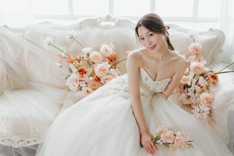 【5〜8月撮影】3特典付き 花嫁応援フェア｜洋装スタジオ撮影｜A3アルバム付｜手ぶらOK