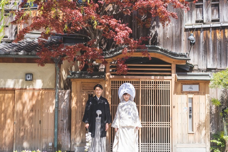 【祇園】和装1着ロケーション+洋装1着スタジオプラン レタッチ・アルバム付き【7:30来店】