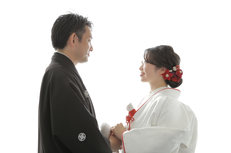 優しく見つめ合う