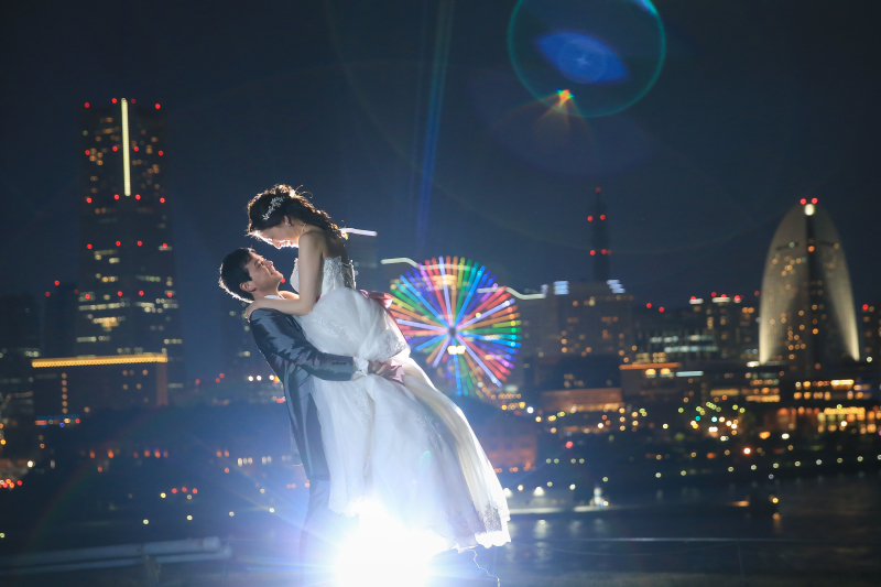 横浜の夜景と共に。