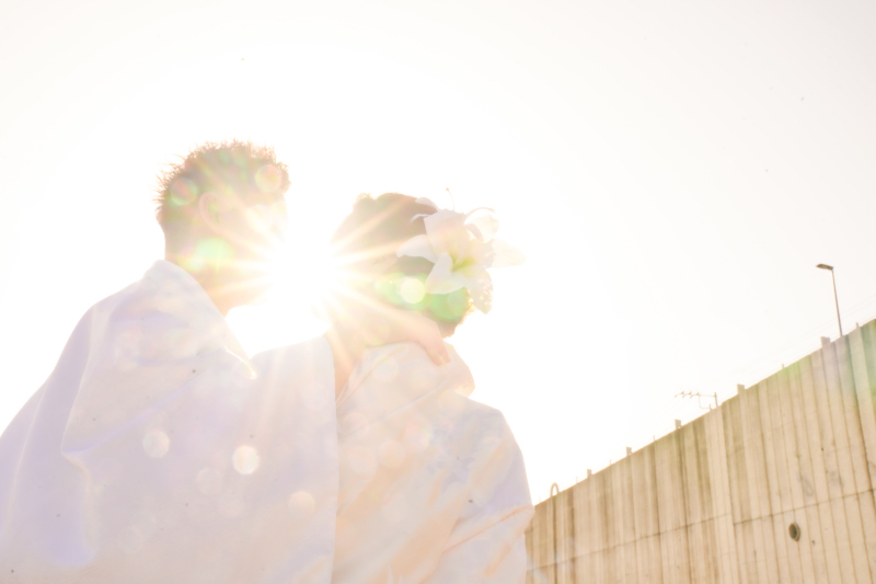 日差しも味方♪キラキラのキスショット