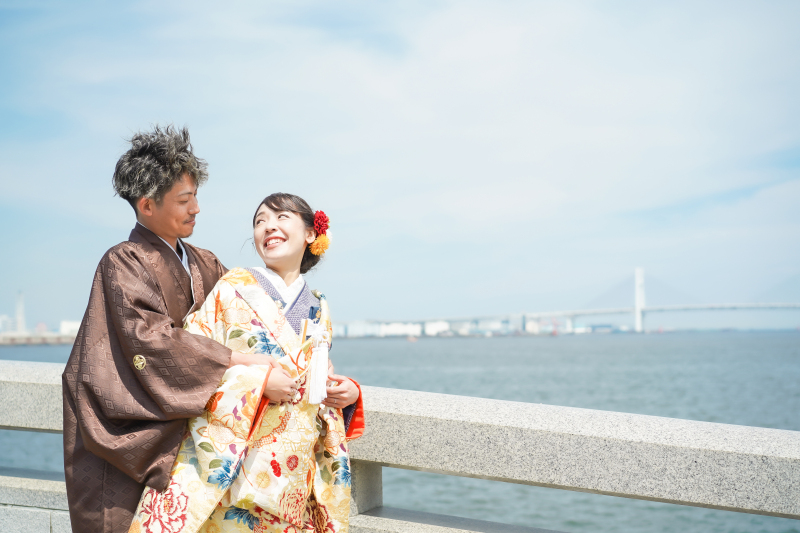 横浜の海を背景に!