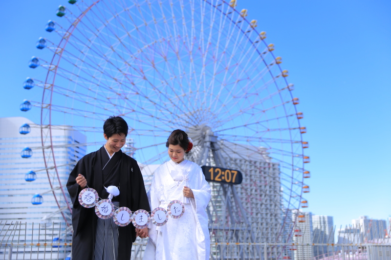 観覧車をバックに