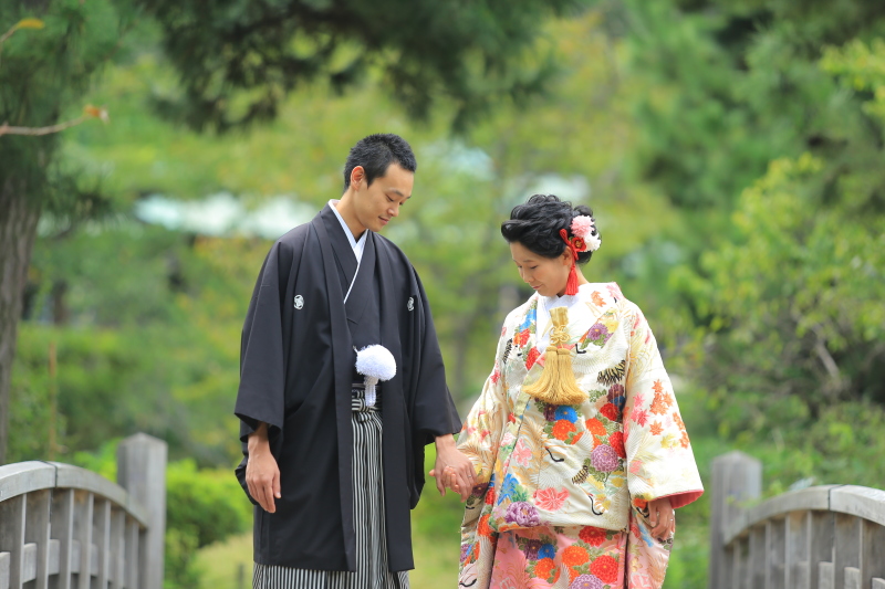 橋の上で手つなぎショット♡
