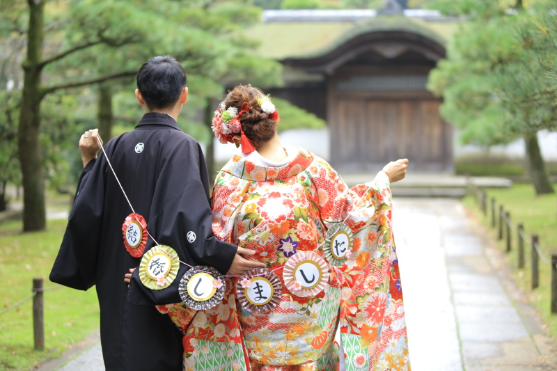 控えめなバックショット