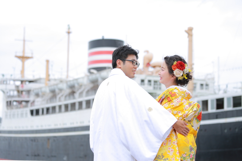 船をバックに！