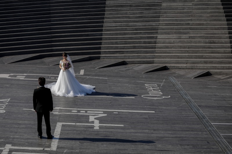 見つめ合いながら