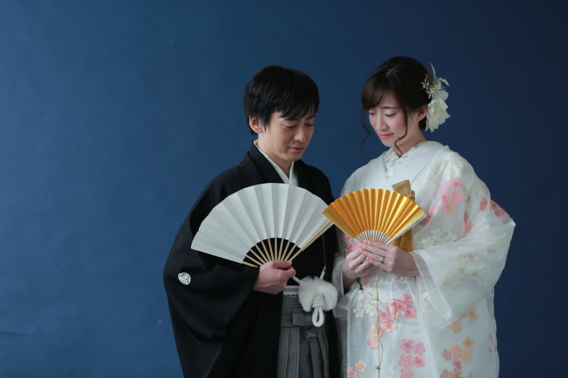 シンプルな背景で