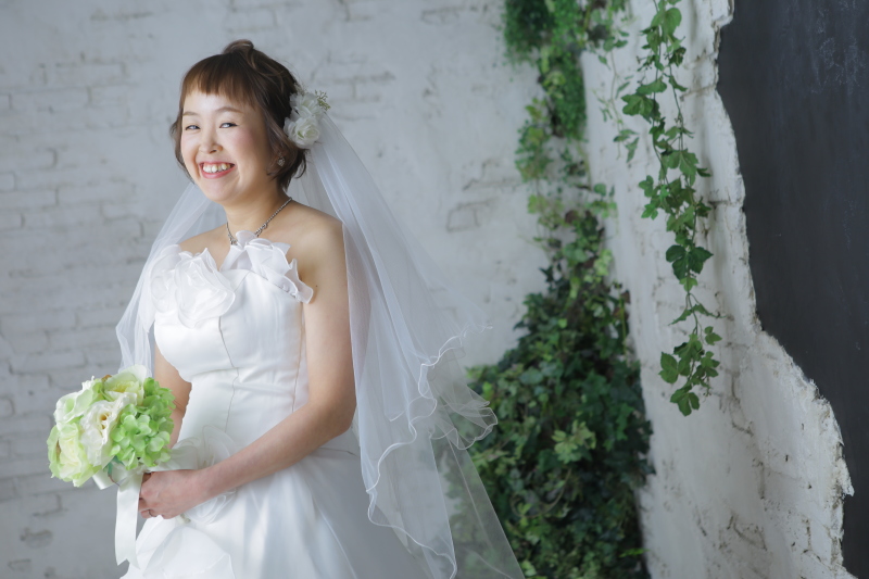 レンガの背景でナチュラルに♪