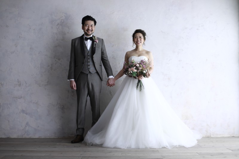 無地の背景でシンプルに