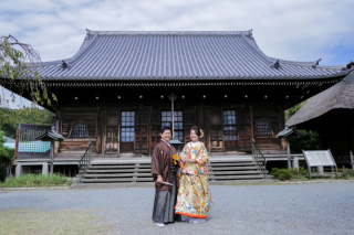 古都の雰囲気を感じさせるお寺にて