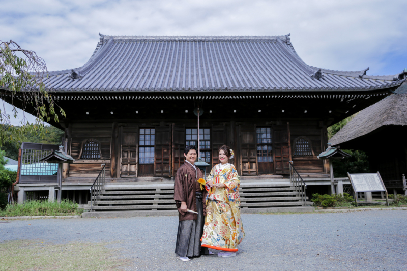 古都の雰囲気を感じさせるお寺にて