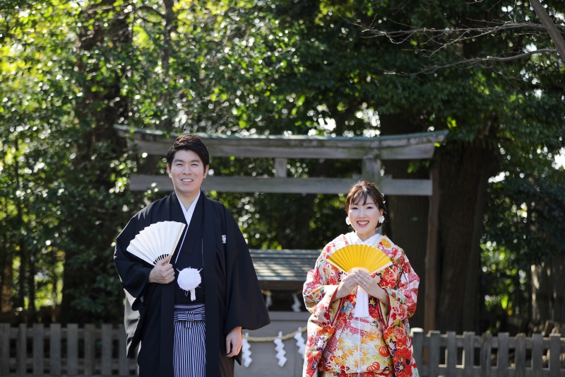 扇子をもってかっちりと。