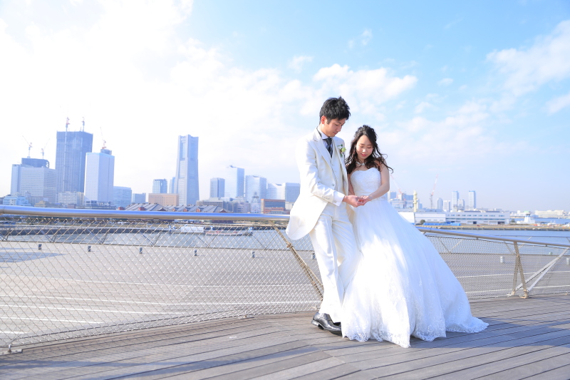 手を取り合って♪