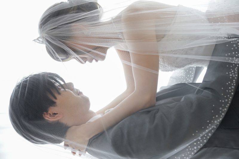 2人でベールをかぶって