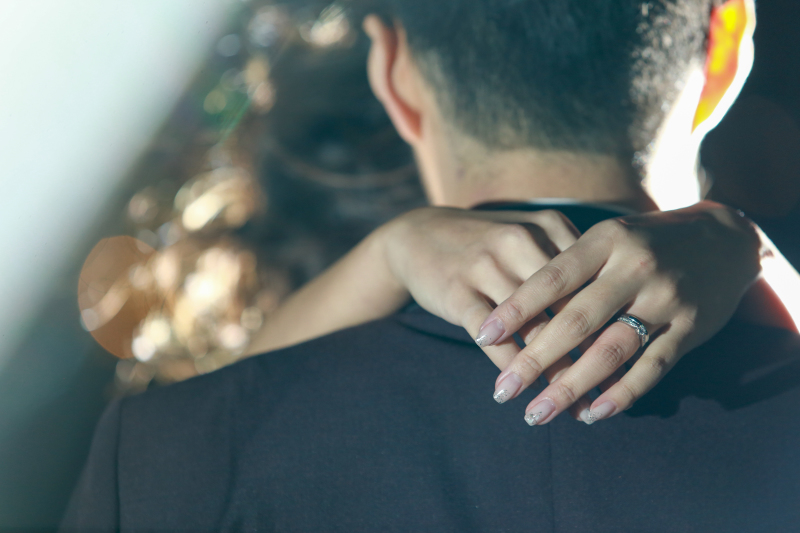 指輪にクローズアップして