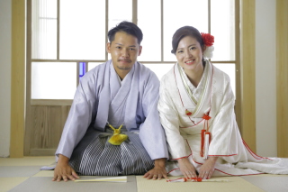 茶室で和装らしく