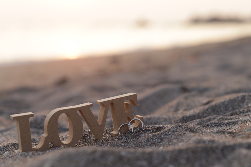 ご記念の小物と共に。