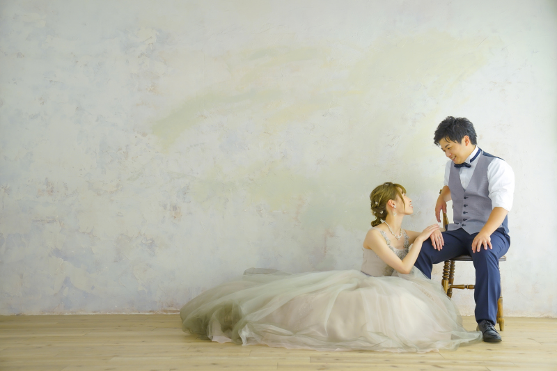シンプルな背景で後悔しない前撮りを