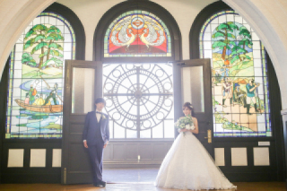 【Photorait限定】9月末まで お好きな衣裳2着で開港記念館ロケ＋スタジオ撮影［衣装追加料金・ロケ地申請料・交通費込み］