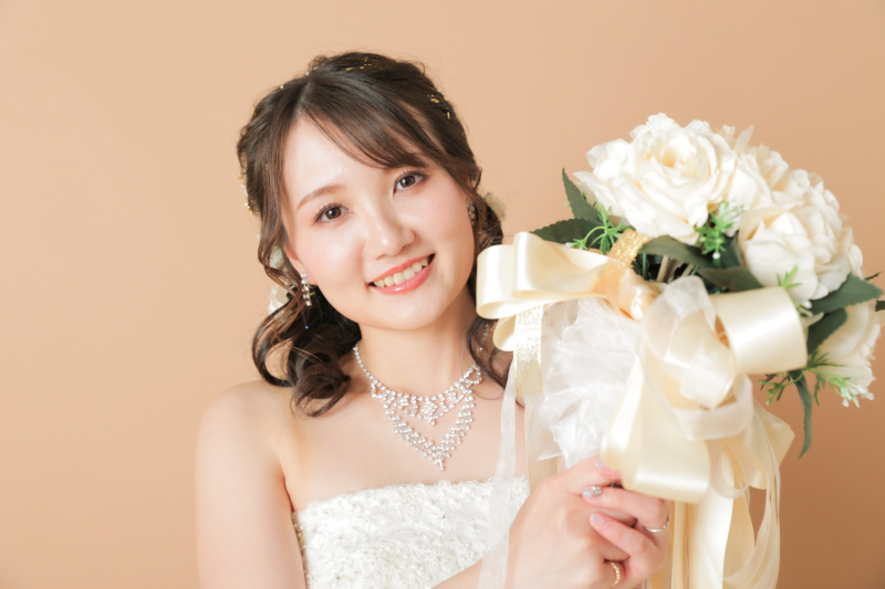 華やかに