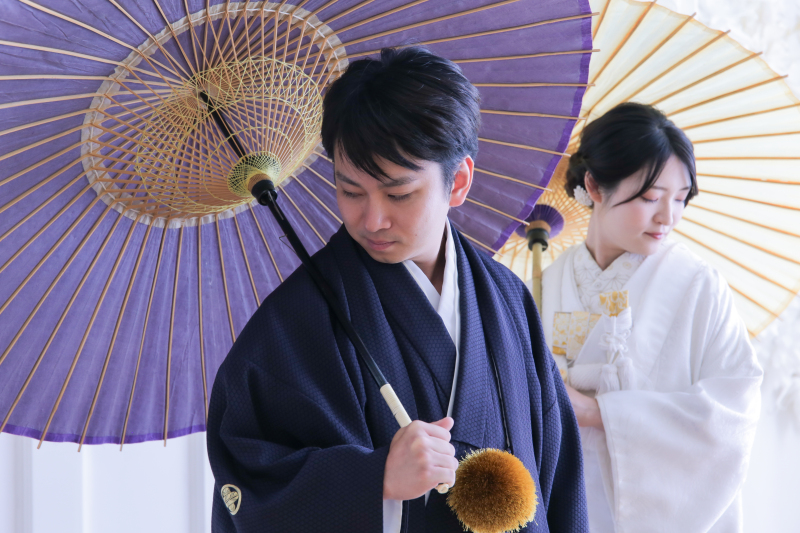 目線をそらして