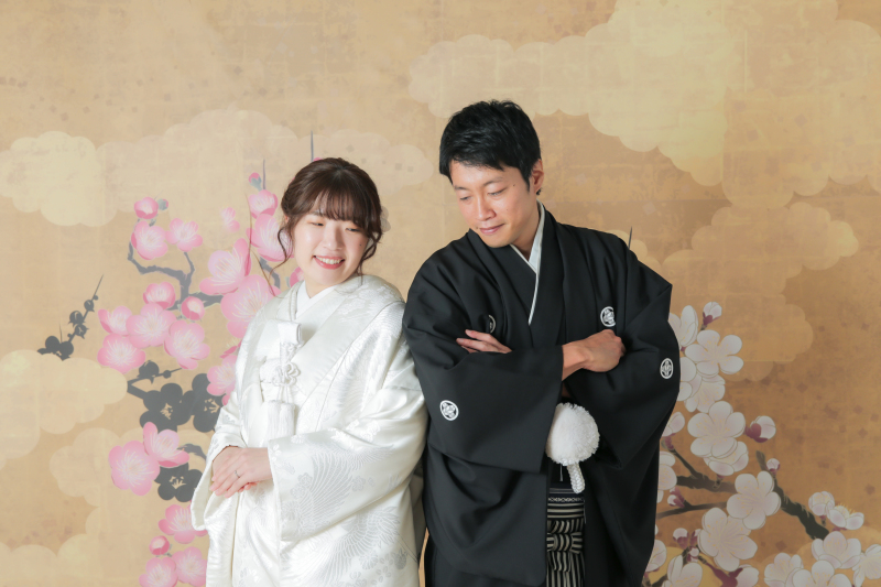 背中合わせ