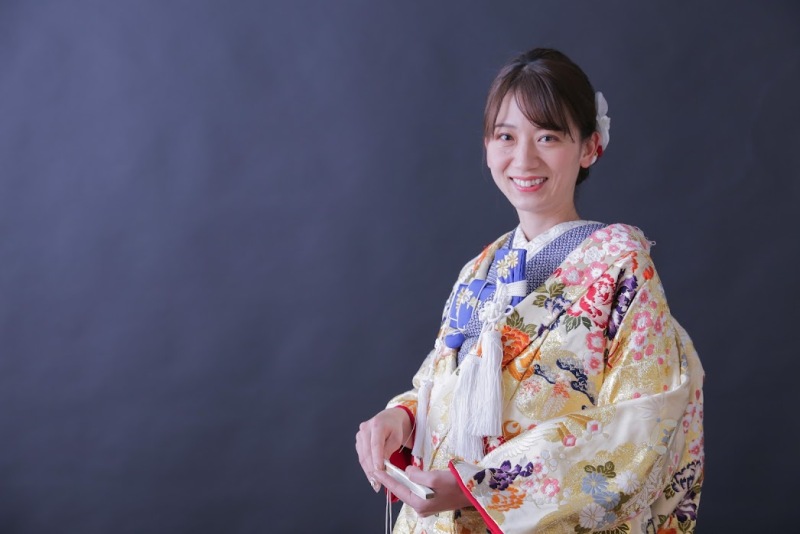 優しい笑顔のご新婦様ソロショット