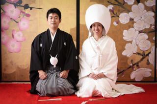 和装と洋装のスタジオ撮影にて