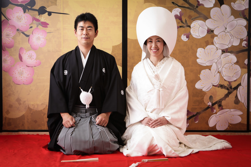 和装と洋装のスタジオ撮影にて