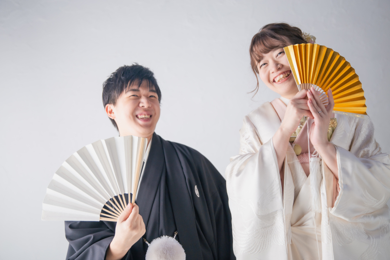 扇子からひょっこり