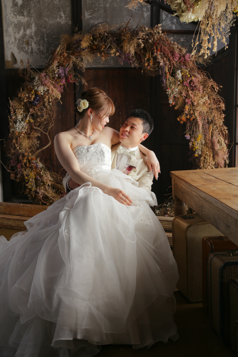 ドライフラワー前で