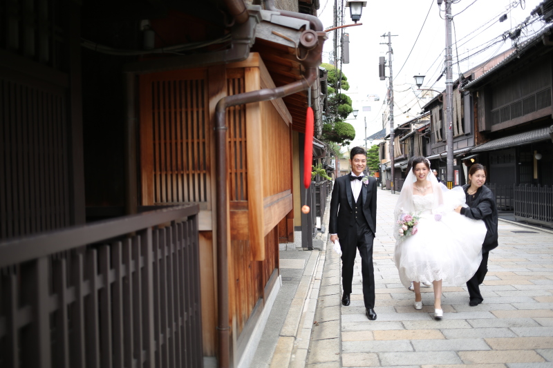 スタッフも入ってますよ