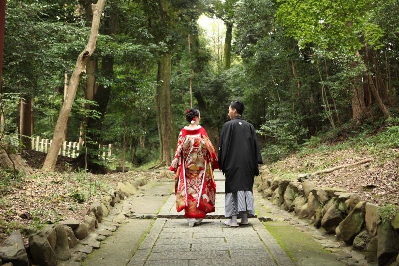 木々の間をぬけて